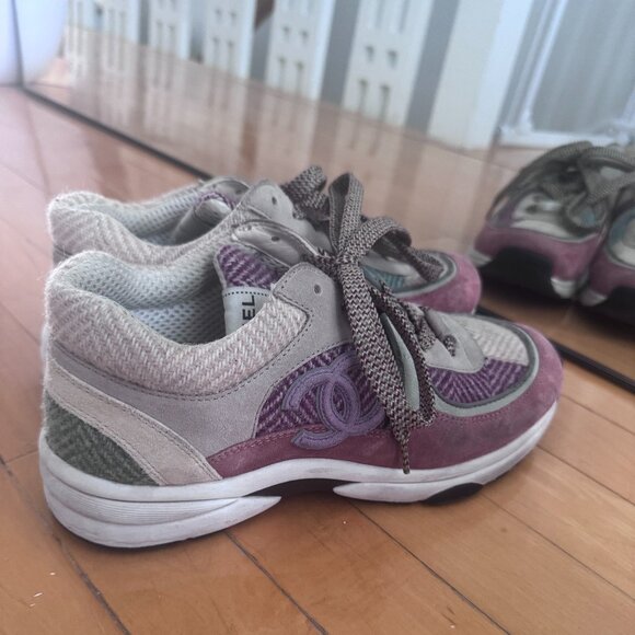 Chanel Suede Tweed Calfskin CC Sneakers 38.5 Pink and Beige - Picture 1 of 5